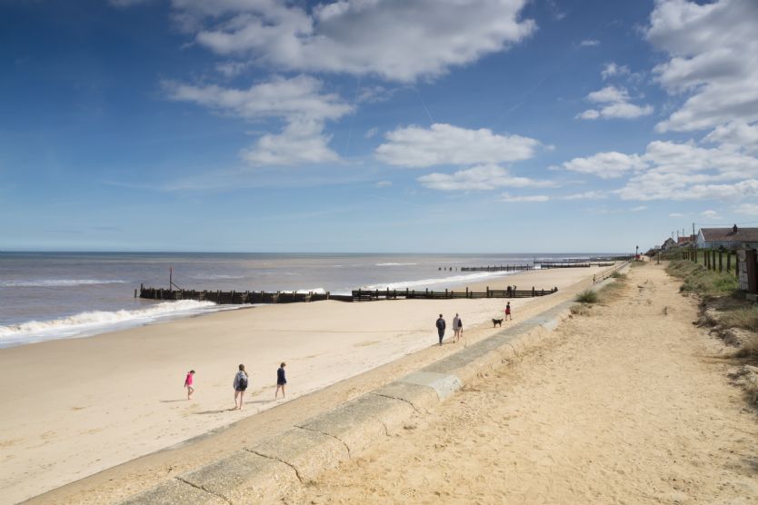 Wyndham Beach House, Walcott, Norfolk | Michael Paul Holidays