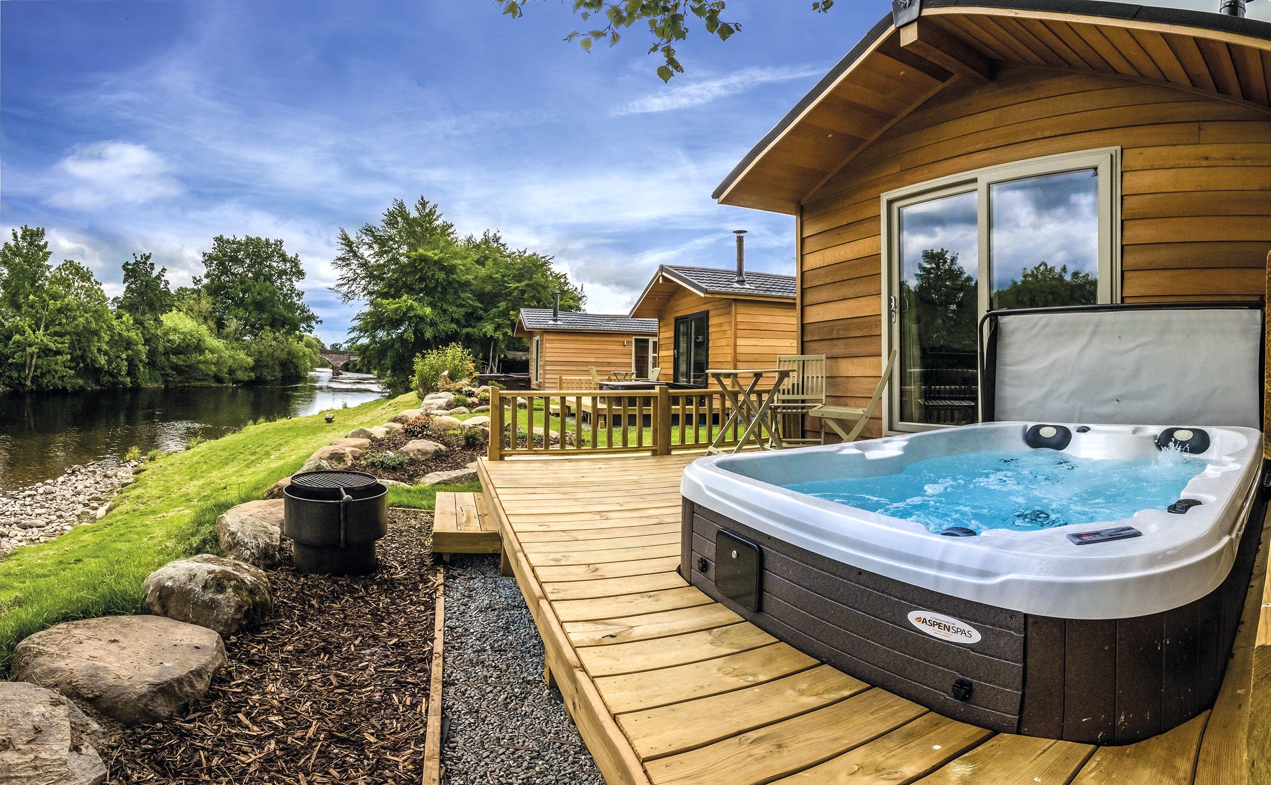 Dog Friendly Riverside Lodge With Hot Tub Braidhaugh Holiday Park 